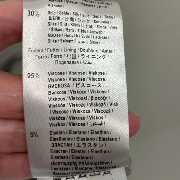 Elisa Cavaletti designed by Daniela Dallavalle
Elegant skirt for party or dinner - Picture 5 of 10